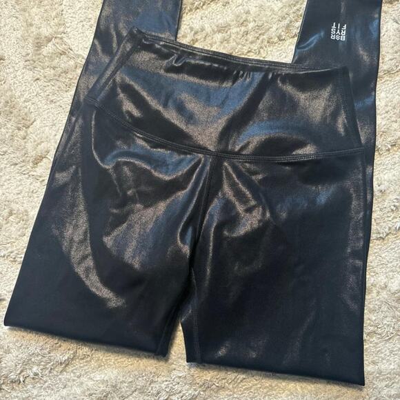 Barry's Bootcamp Legging - Picture 2 of 7